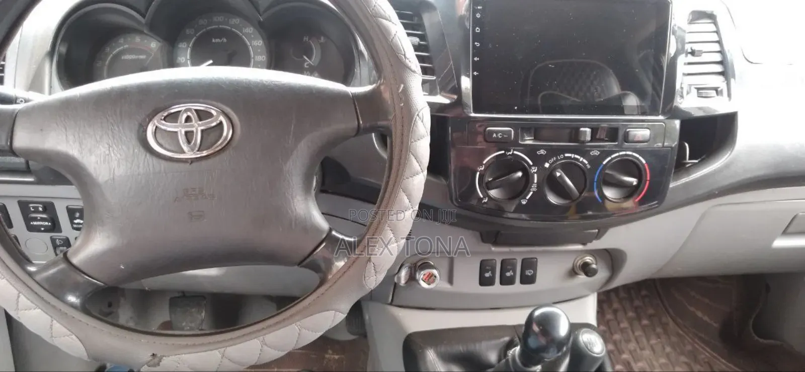 Toyota Hilux 2013 Silver