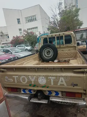 Toyota Land Cruiser 2011