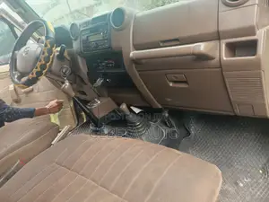Toyota Land Cruiser 2011