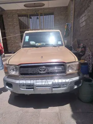 Toyota Land Cruiser 2011