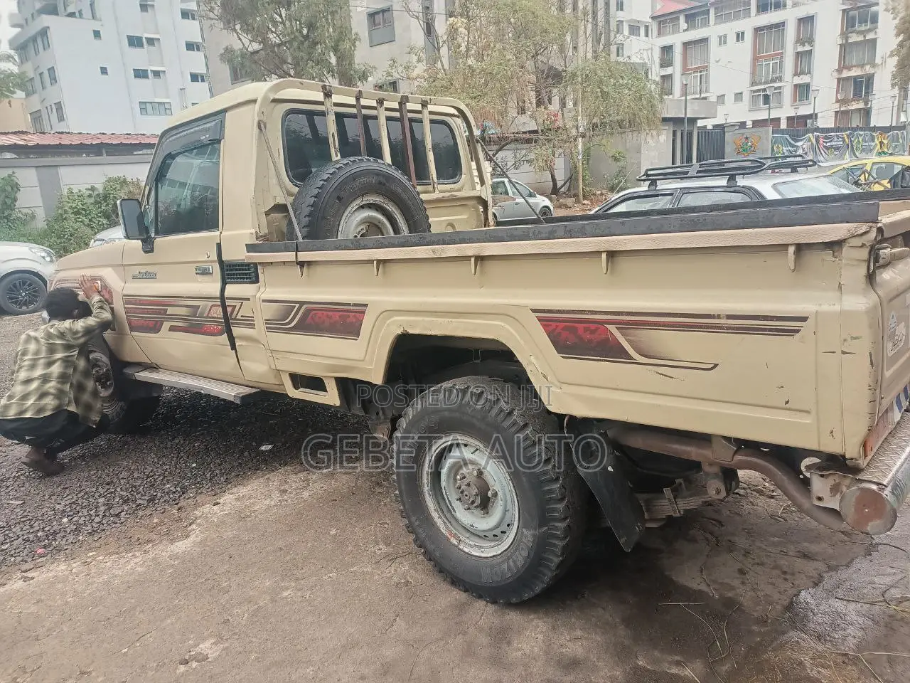 Toyota Land Cruiser 2011