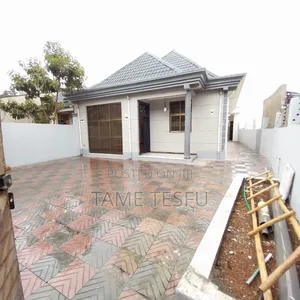 Furnished 4bdrm Villa in ኮቶቤ 240ካሬ, Yeka for sale