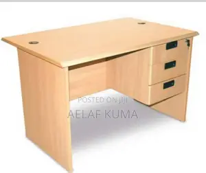 Modern Office Table – Strong and Spacious Desk