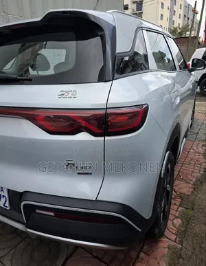 BYD Yuan Up 2025 Silver