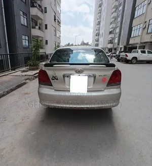 Toyota Platz 2003 Gold