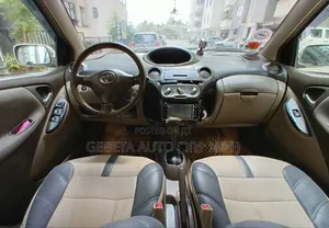 Toyota Platz 2003 Gold