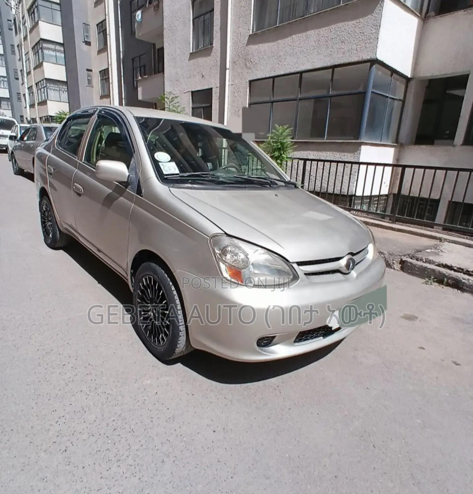 Toyota Platz 2003 Gold