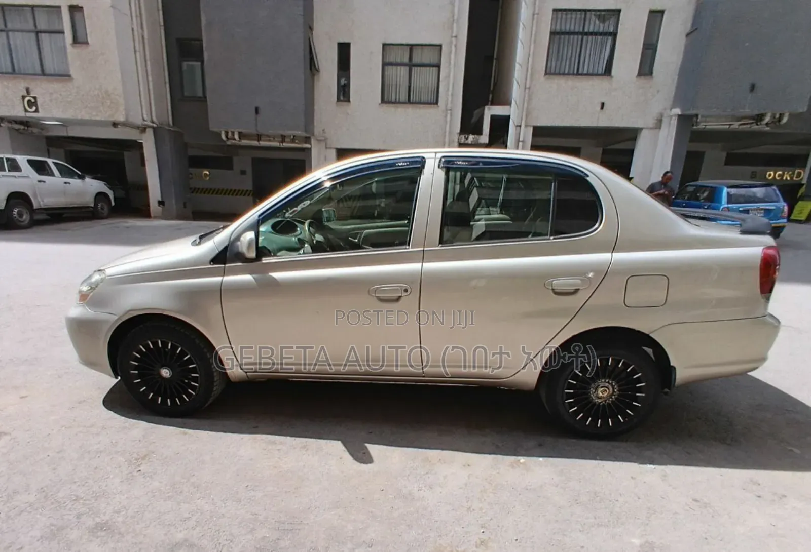 Toyota Platz 2003 Gold