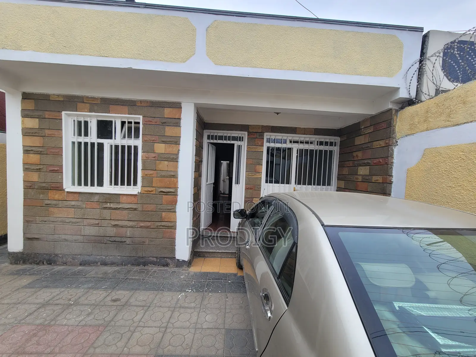 2bdrm House in Nifas Silk-Lafto for sale