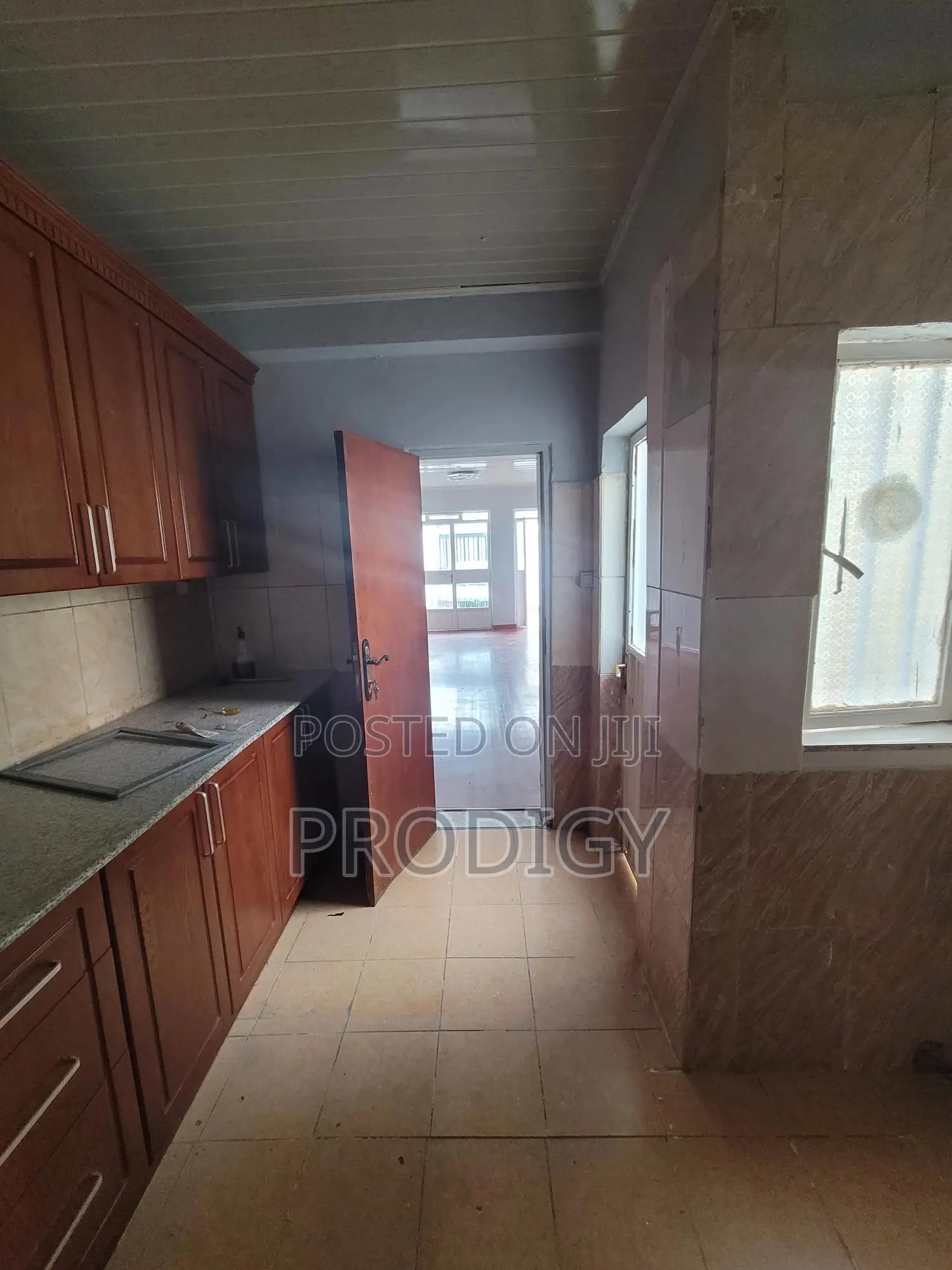 2bdrm House in Nifas Silk-Lafto for sale