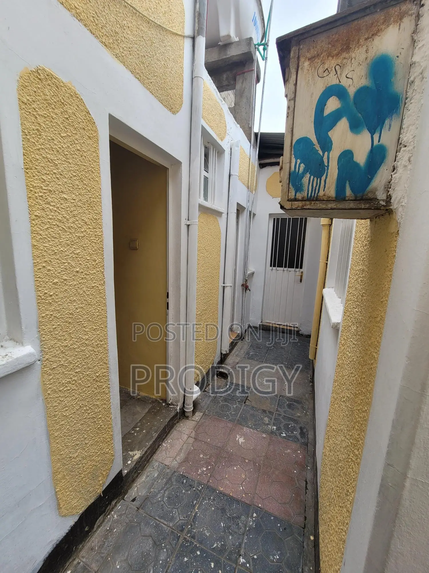 2bdrm House in Nifas Silk-Lafto for sale