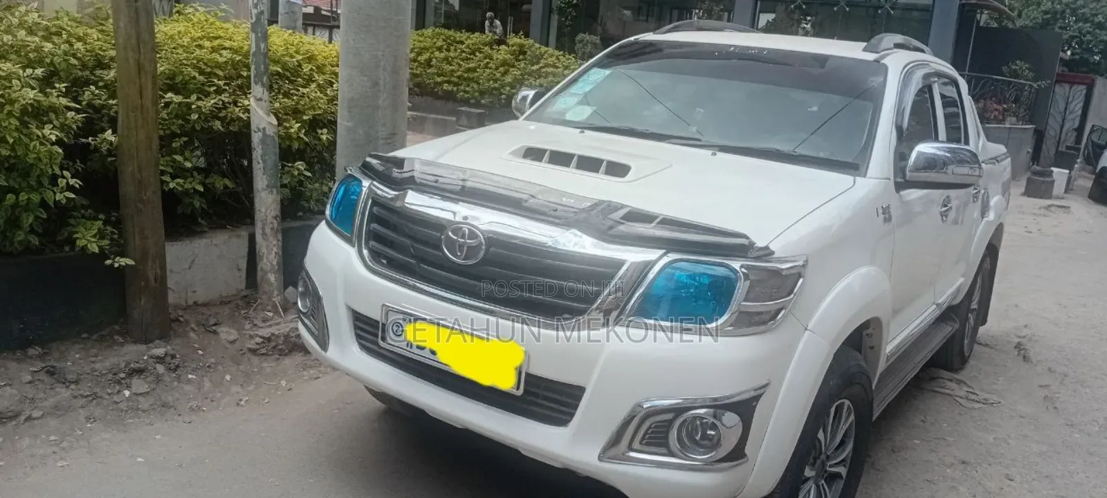 Toyota Hilux 2012 White