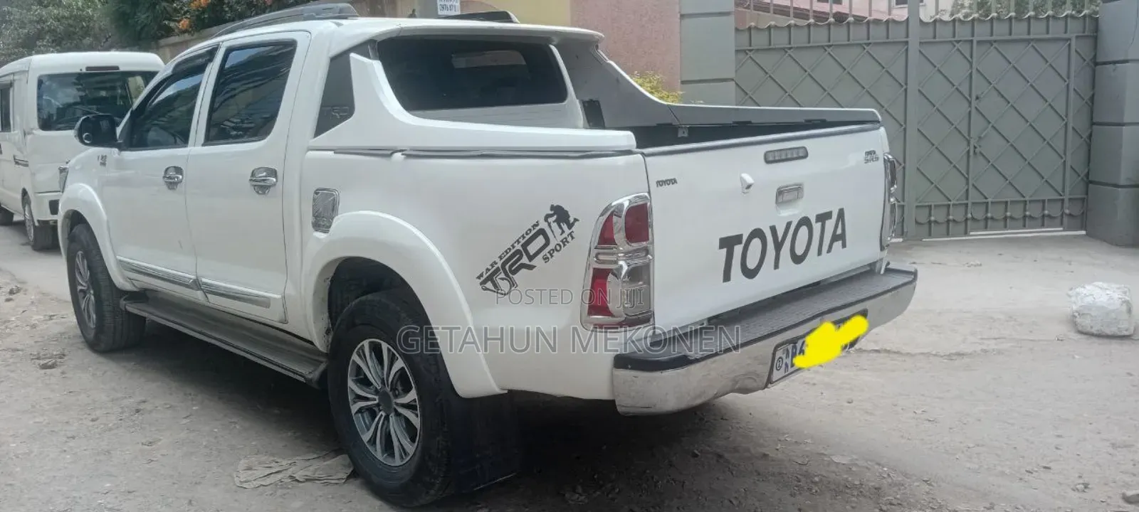 Toyota Hilux 2012 White