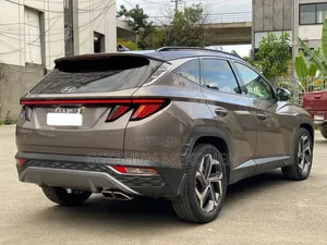 Hyundai Tucson 2023 Gold