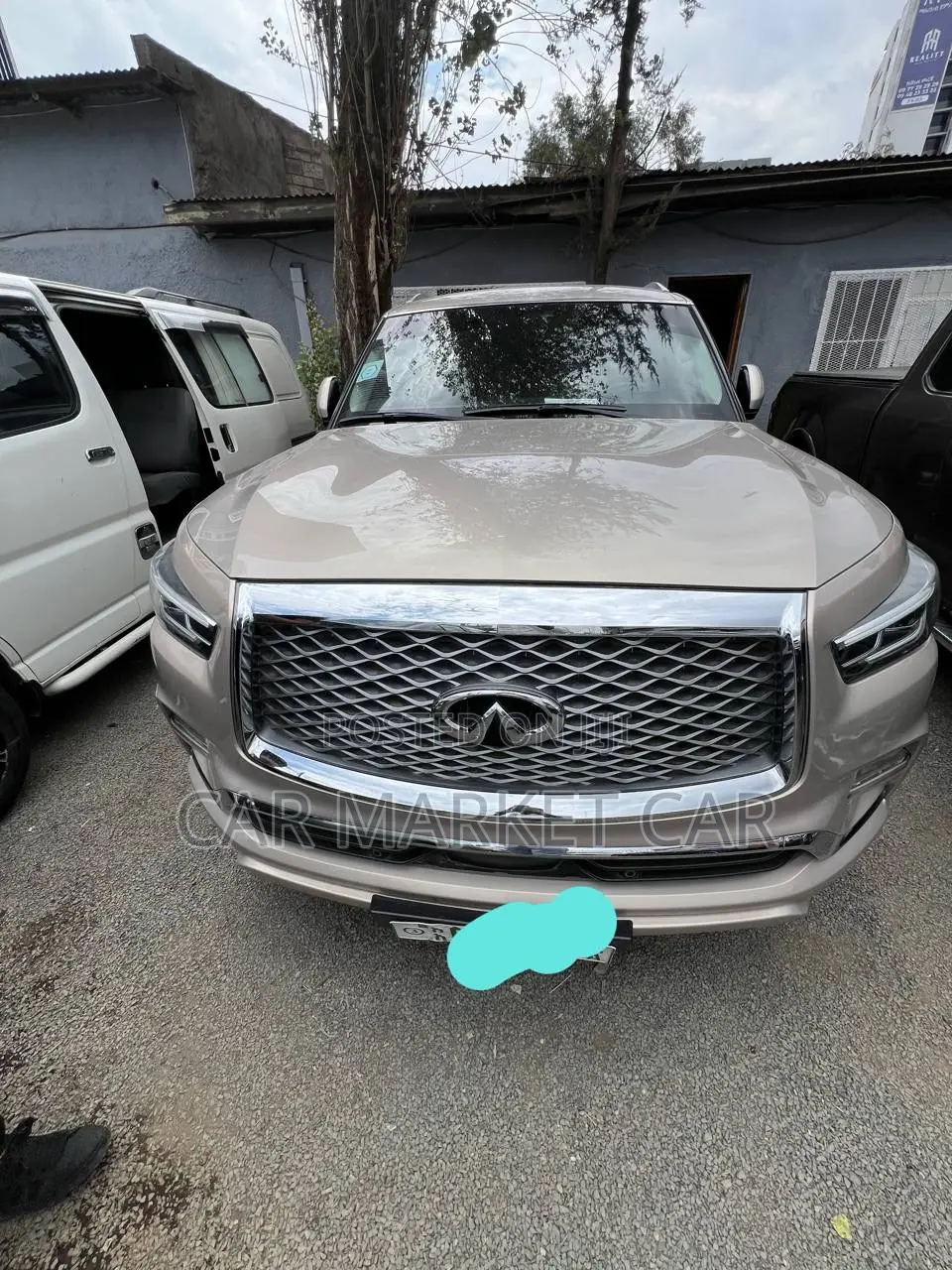 Infiniti QX80 Luxe 2021 Gold