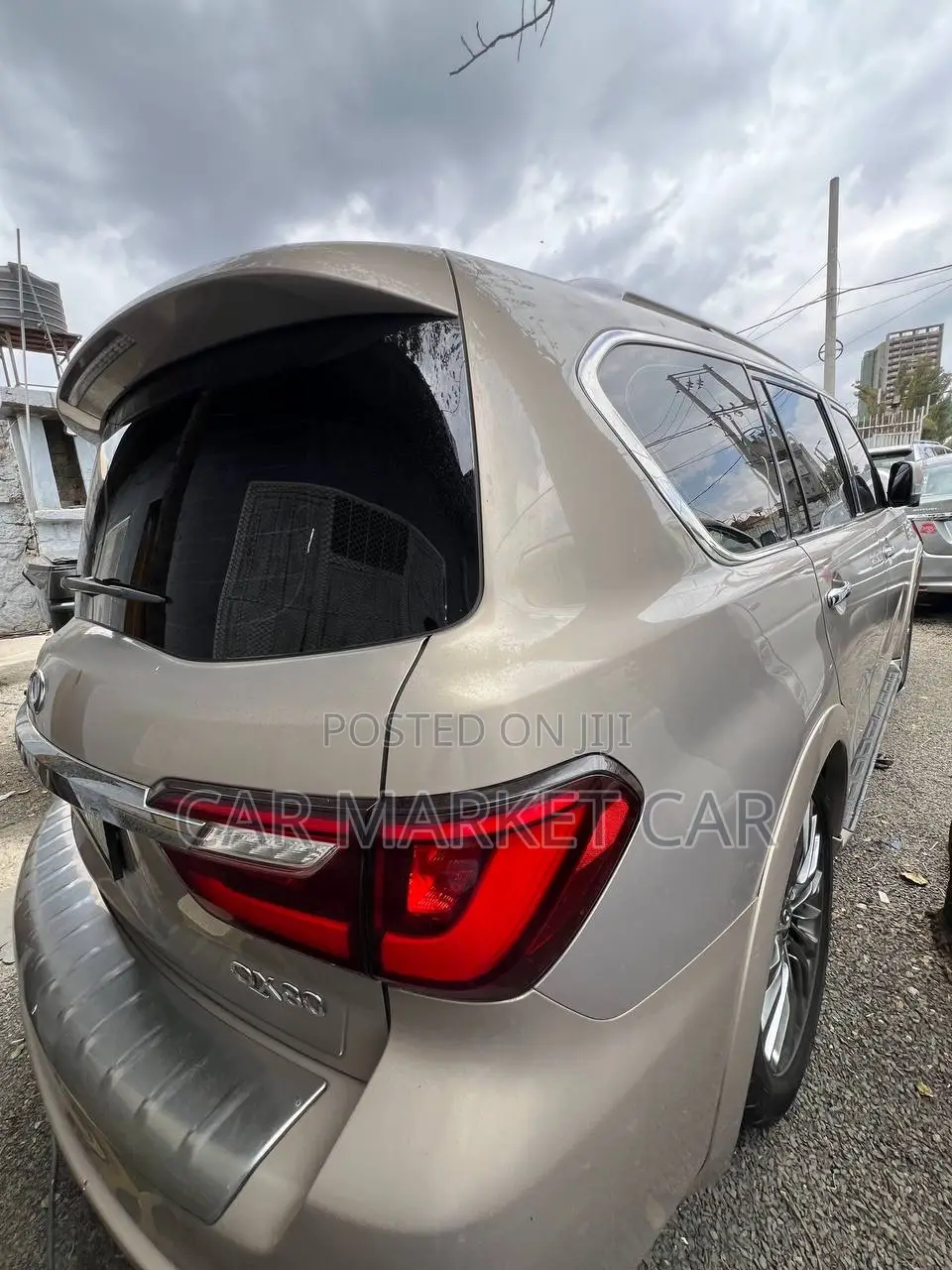 Infiniti QX80 Luxe 2021 Gold