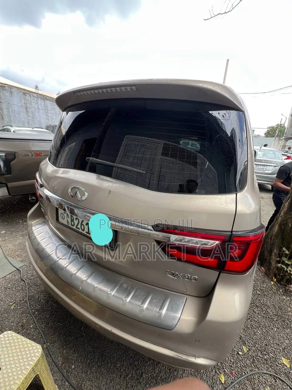 Infiniti QX80 Luxe 2021 Gold