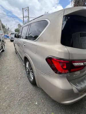 Infiniti QX80 Luxe 2021 Gold