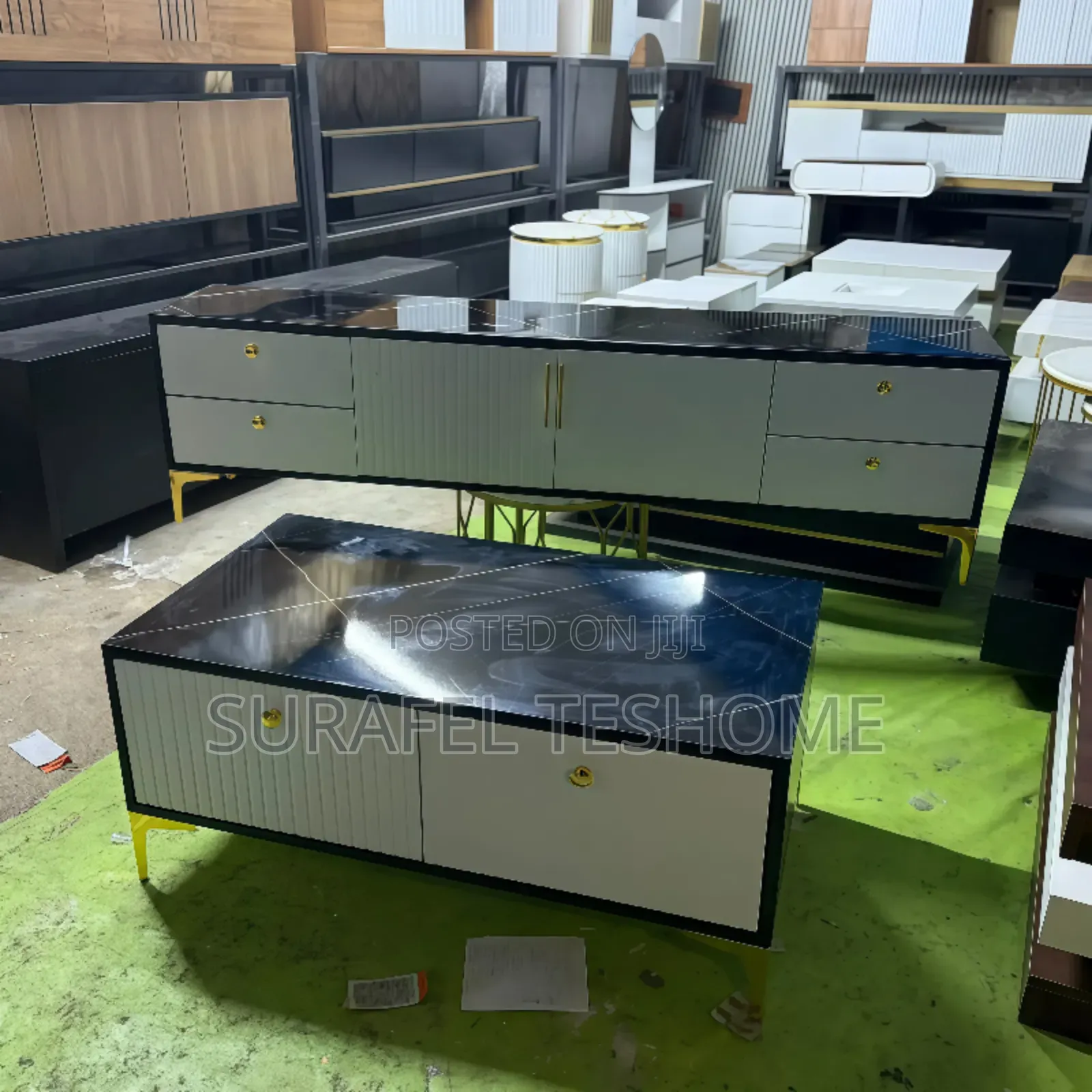 ግሮም ሴንተር ጠረጴዛ | Epoxy-Made Center Tables | ሴንተር ቴብል