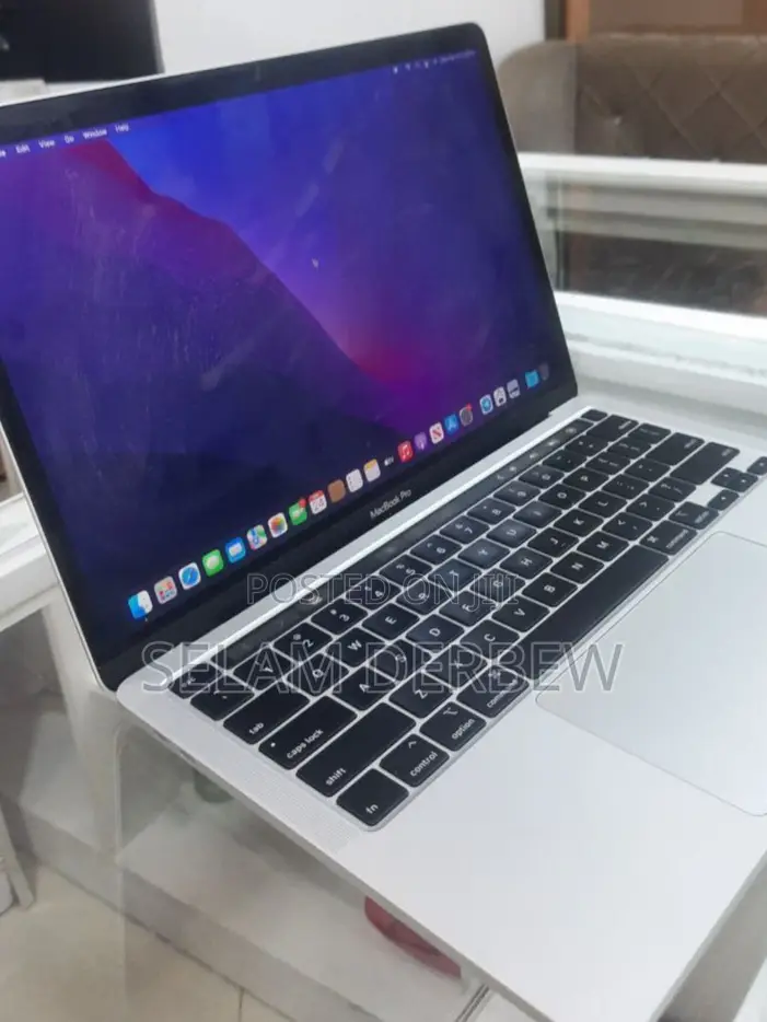 New Laptop Apple MacBook Pro 2020 8GB Intel Core i5 SSD 256GB