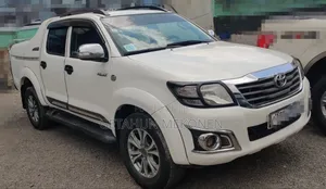 Toyota Hilux 2012 White