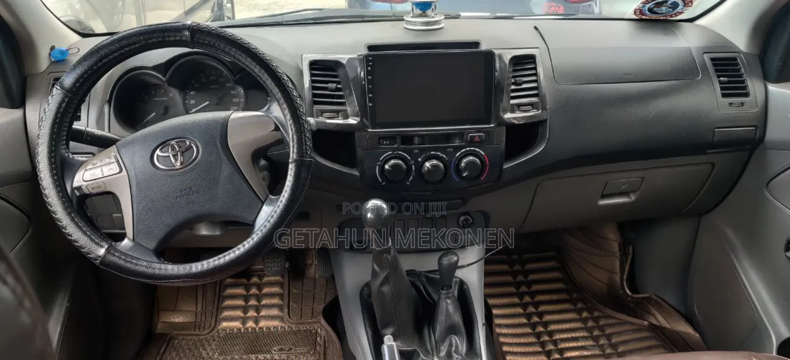 Toyota Hilux 2012 White