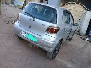 Toyota Yaris 2004 Silver