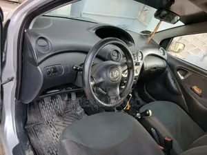 Toyota Yaris 2004 Silver