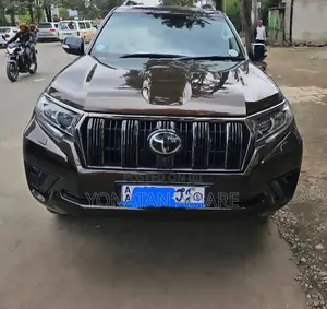 Toyota Land Cruiser Prado 2023 Brown