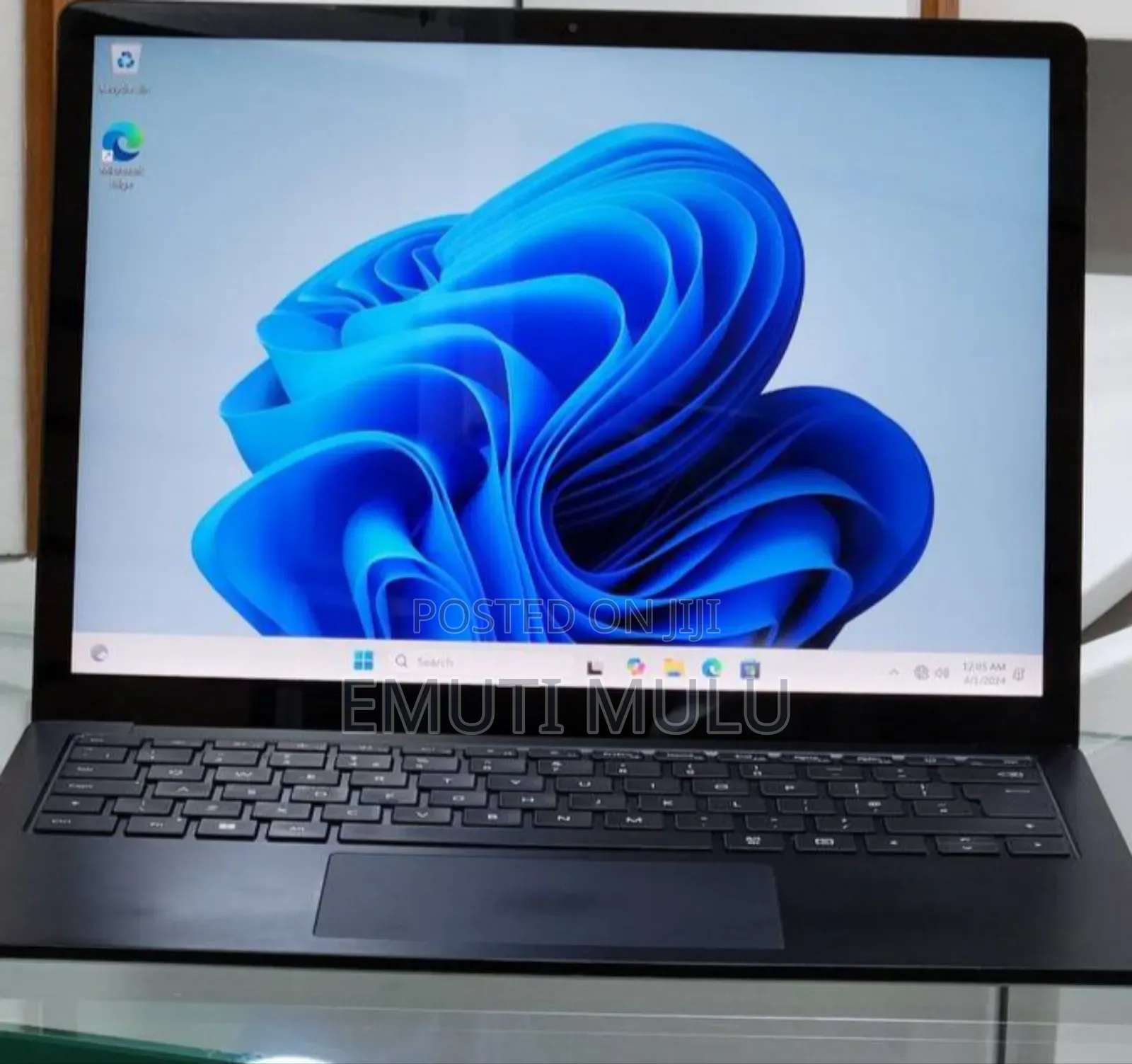 New Laptop Microsoft Surface 16GB Intel Core i7 SSD 512GB