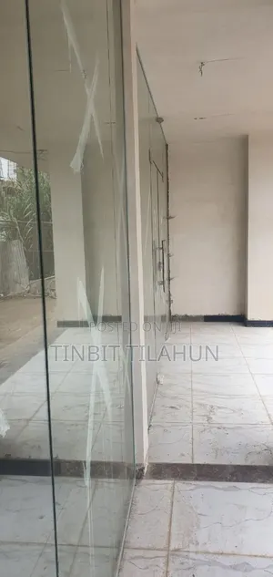 ካርታ ያለው የንግድ ሱቆች በ 6 ኪሎ