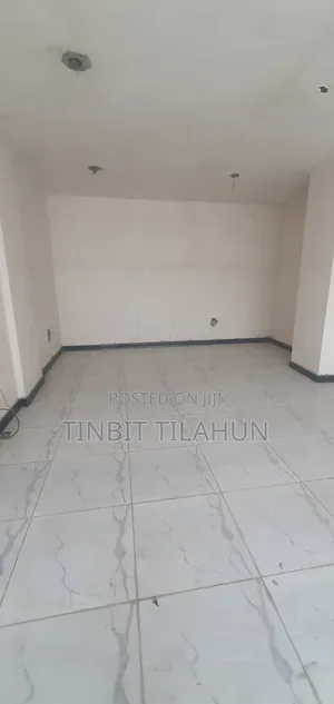 ካርታ ያለው የንግድ ሱቆች በ 6 ኪሎ