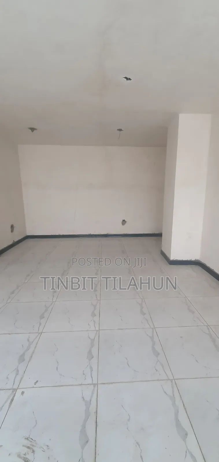 ካርታ ያለው የንግድ ሱቆች በ 6 ኪሎ