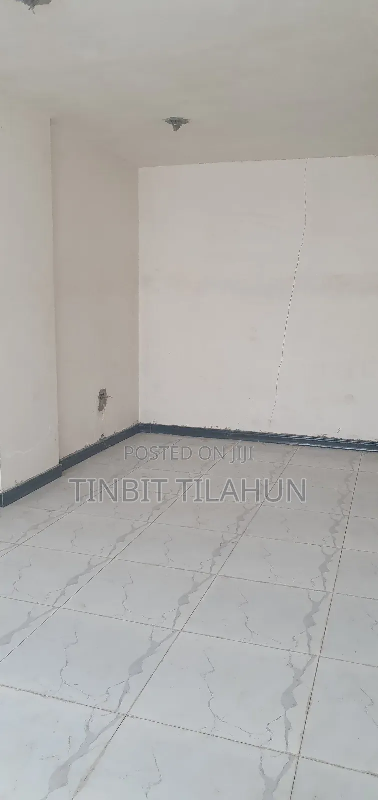 ካርታ ያለው የንግድ ሱቆች በ 6 ኪሎ