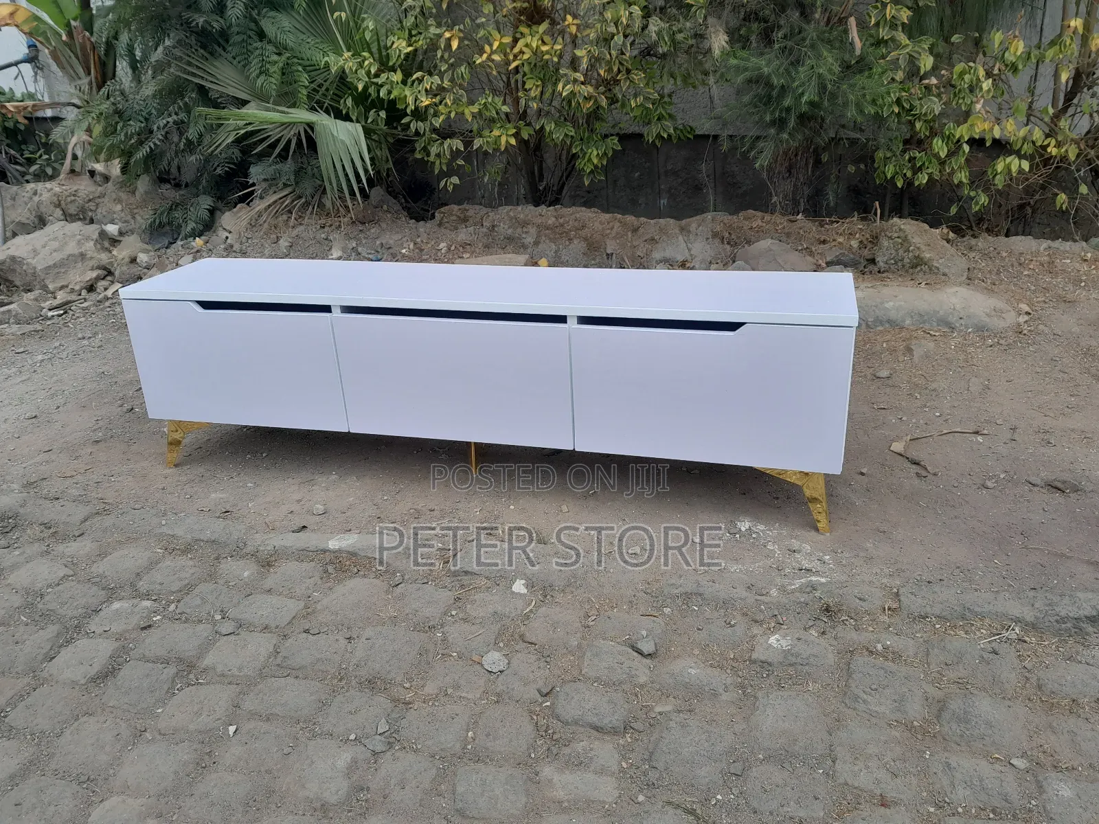 Size 1.50cm Full Laminated Tv Stand