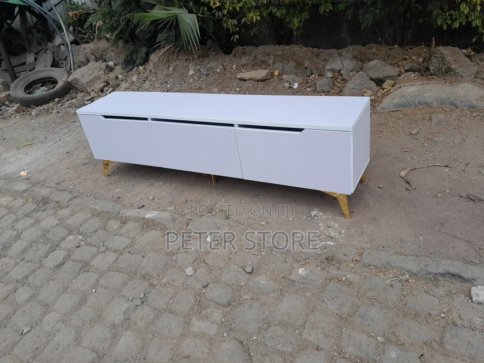 Size 1.50cm Full Laminated Tv Stand