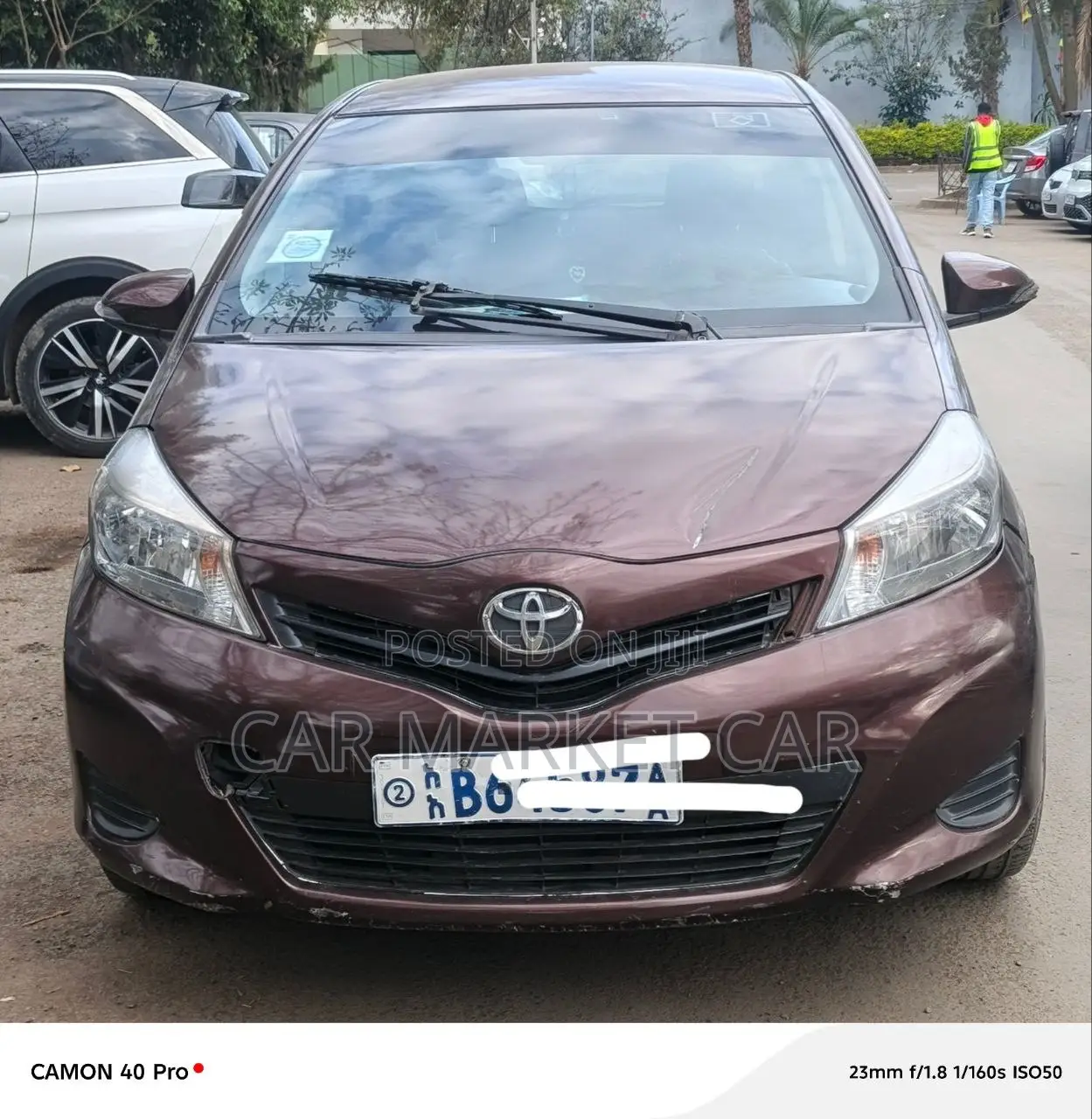 Toyota Yaris LE Hatchback 5dr 2013 Burgundy
