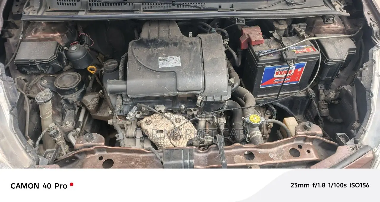 Toyota Yaris LE Hatchback 5dr 2013 Burgundy