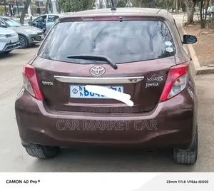 Toyota Yaris LE Hatchback 5dr 2013 Burgundy