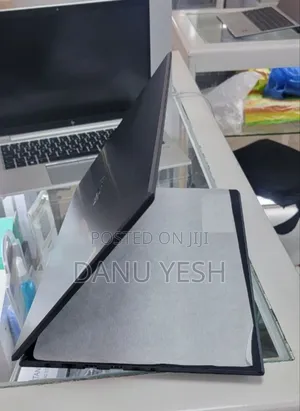 New Laptop Asus 8GB Intel Core i5 SSD 512GB