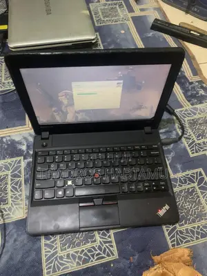 Laptop Lenovo ThinkPad X131e 4GB Intel Core i3 HDD 500GB