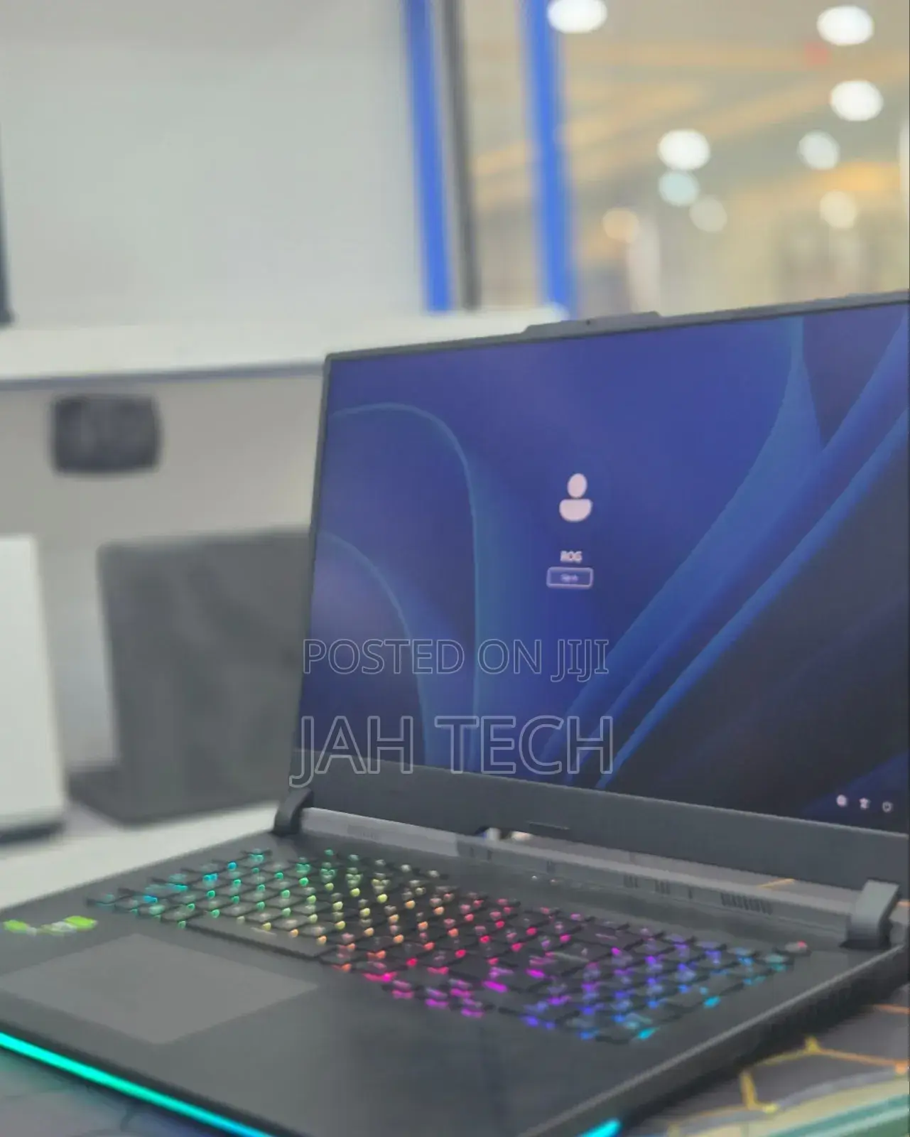New Laptop Asus ROG Strix G17 16GB Intel Core i9 SSD 1T