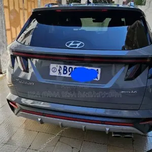 Hyundai Tucson 2022 Maroon