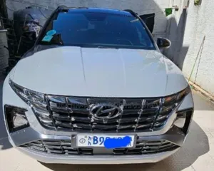 Hyundai Tucson 2022 Maroon