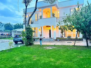 Furnished 10bdrm Townhouse/Terrace for sale