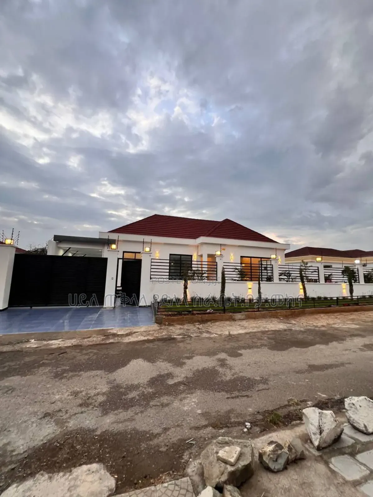 Furnished 4bdrm Villa in Ropack Real State, Oromia-Finfinne for sale