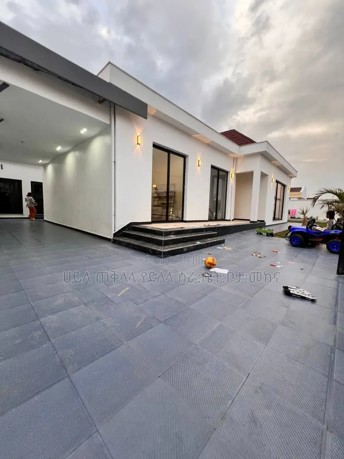Furnished 4bdrm Villa in Ropack Real State, Oromia-Finfinne for sale