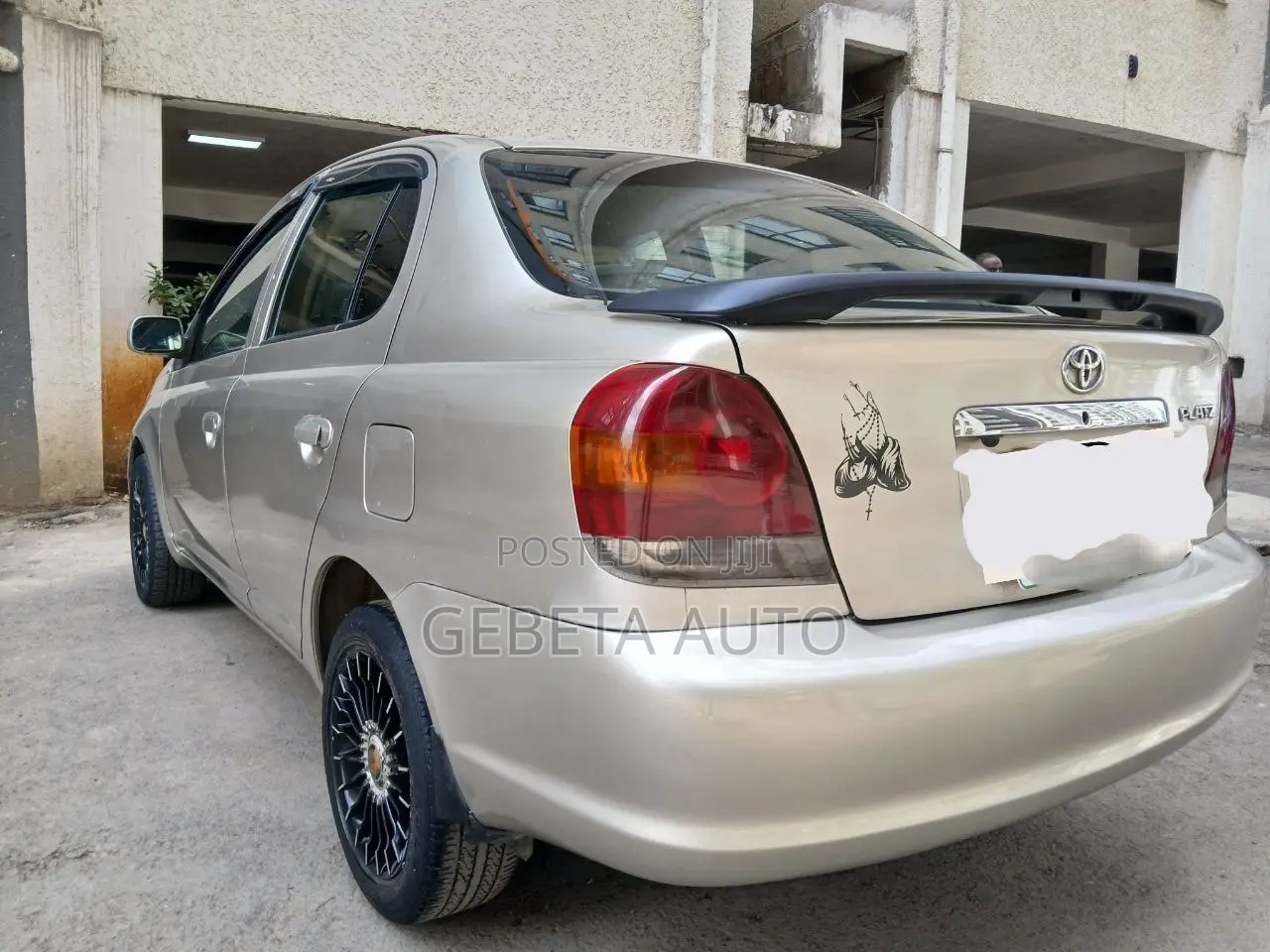 Toyota Platz 2003