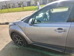Toyota C-HR 2017 Silver