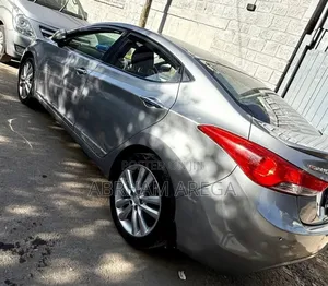 Hyundai Elantra 2013 Gray
